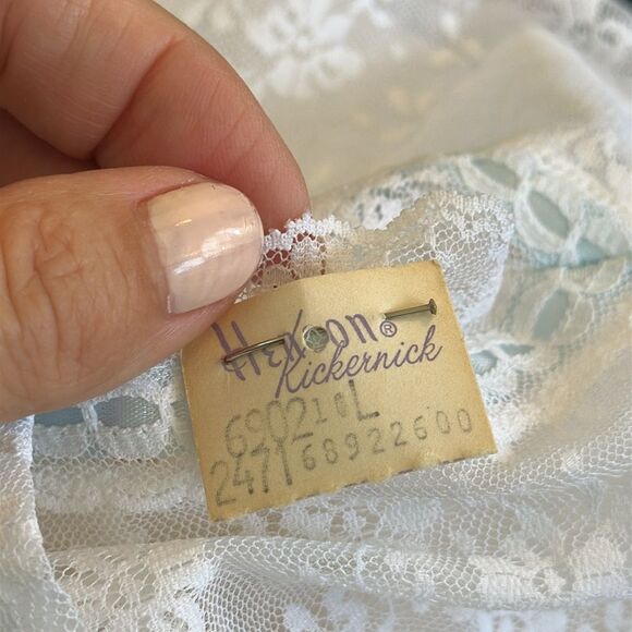 NWT Vtg Henson Kickernick white nylon long robe with lace neckline/3/4 sleeves - Picture 9 of 9